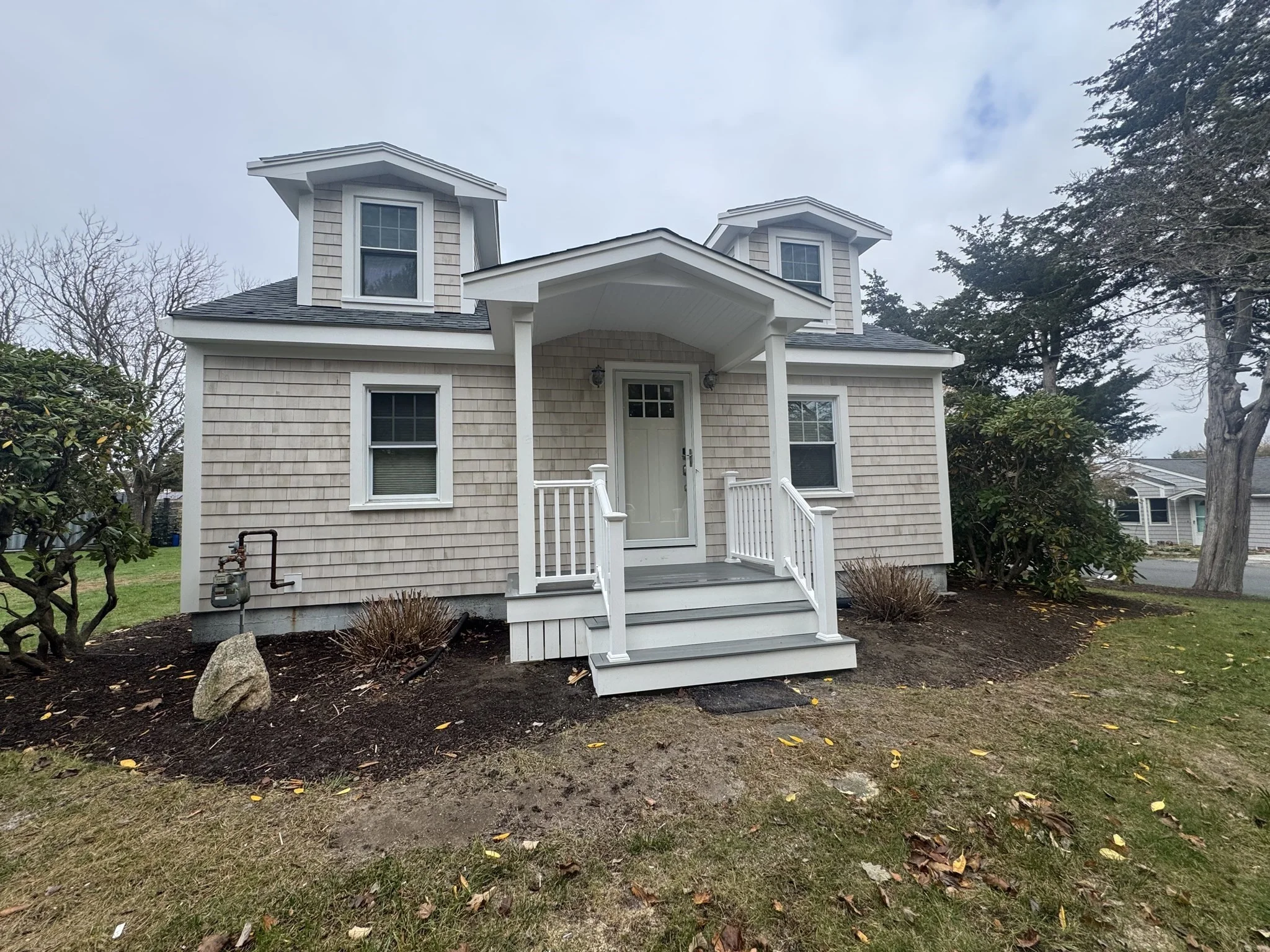 3 bed, 1 bath apartment for rent at 82 Raymond St, Sconticut Neck — photo 2 of 39