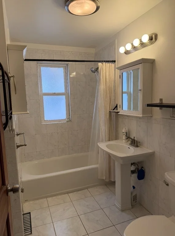 2 bed, 1 bath apartment for rent at 82 Russell Unit 82, Atlantic — photo 9 of 10