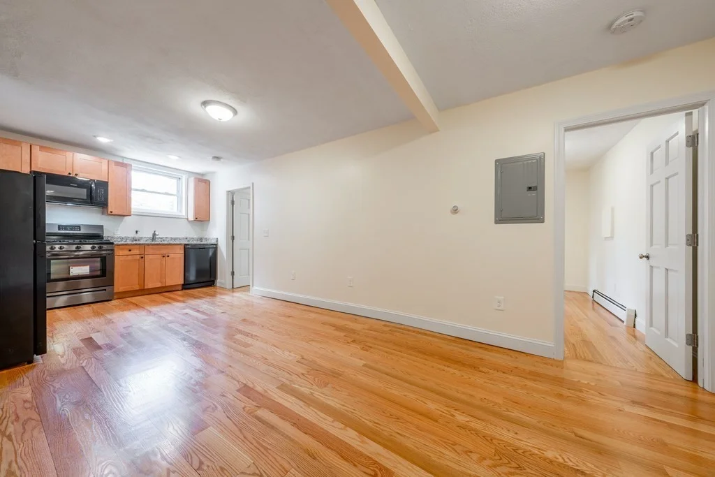 2 bed, 1 bath apartment for rent at 82 Sacramento St Unit 1, Spring Hill — photo 2 of 7