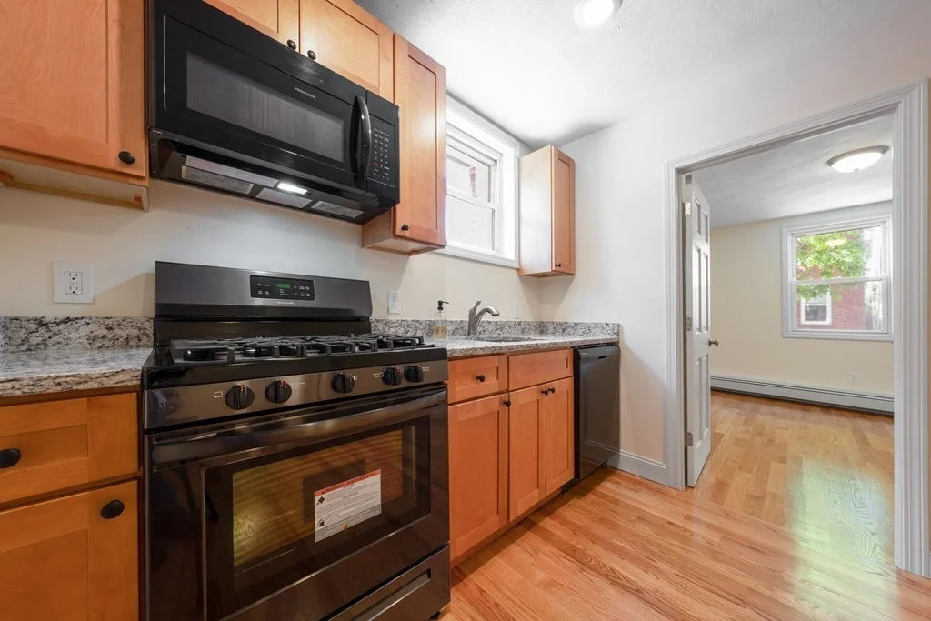2 bed, 1 bath apartment for rent at 82 Sacramento St Unit 1, Spring Hill