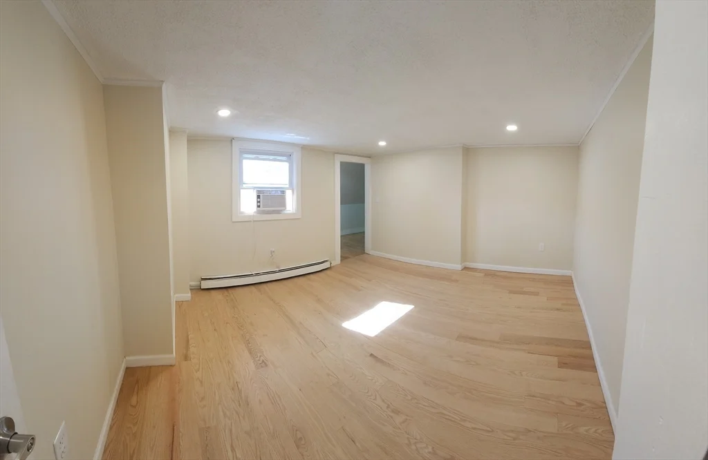 3 bed, 1 bath apartment for rent at 82 Sea St Unit 82, Weymouth — photo 13 of 14