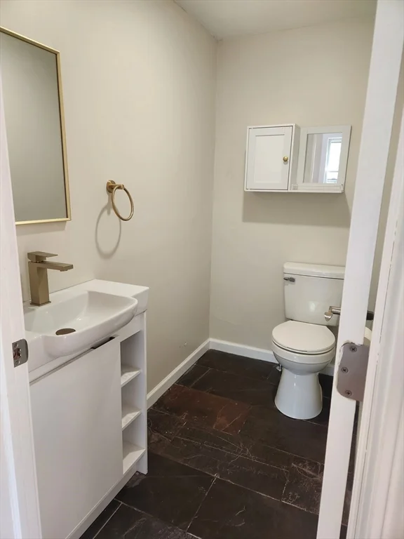 3 bed, 1 bath apartment for rent at 82 Sea St Unit 82, Weymouth — photo 6 of 14