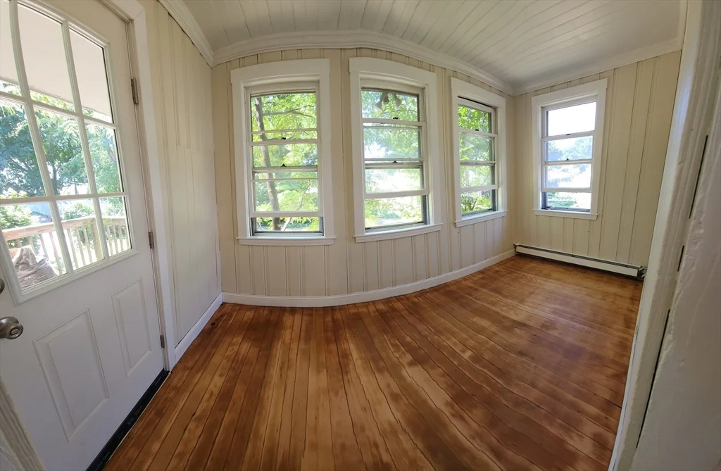 3 bed, 1 bath apartment for rent at 82 Sea St Unit 82, Weymouth — photo 10 of 14