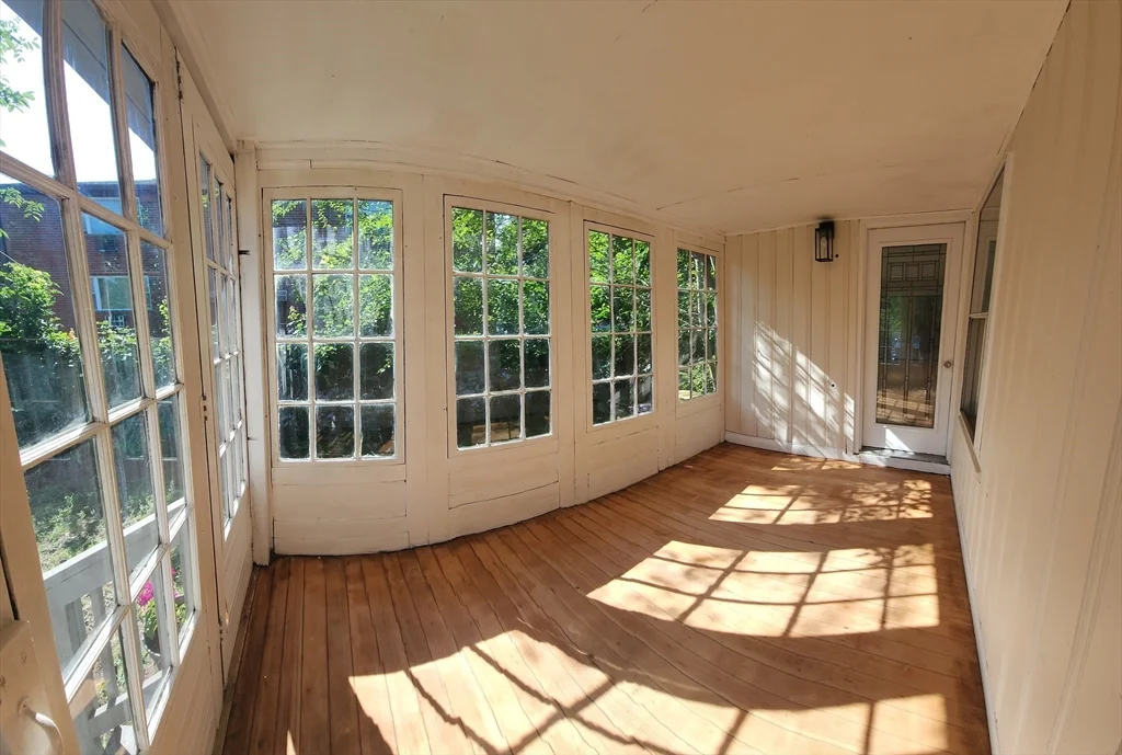 3 bed, 1 bath apartment for rent at 82 Sea St Unit 82, Weymouth — photo 4 of 14