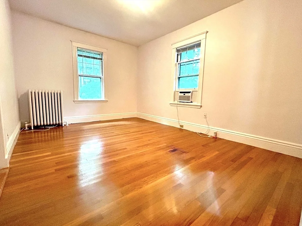 4 bed, 2 bath apartment for rent at 82 Stearns Rd Unit 2, Longwood — photo 6 of 21