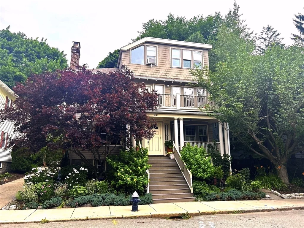 4 bed, 2 bath apartment for rent at 82 Stearns Rd Unit 2, Longwood — photo 1 of 21