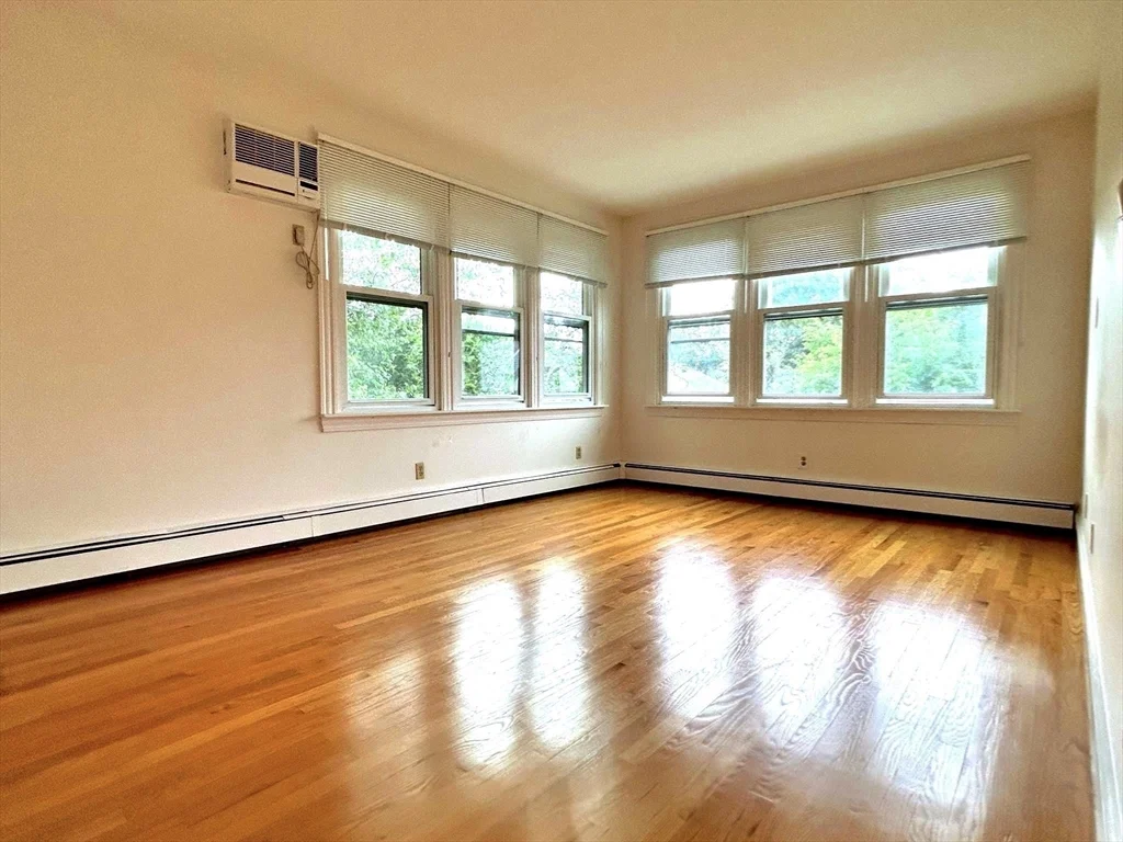 4 bed, 2 bath apartment for rent at 82 Stearns Rd Unit 2, Longwood — photo 15 of 21