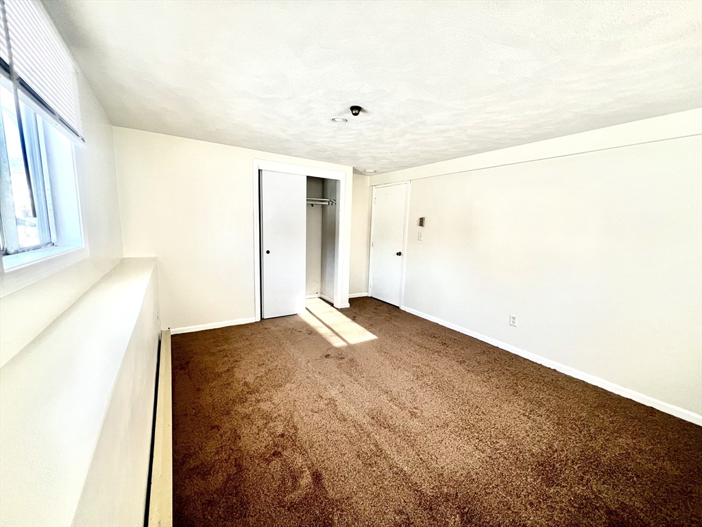 3 bed, 1 bath apartment for rent at 82 Trueman Unit 1, Malden — photo 8 of 10