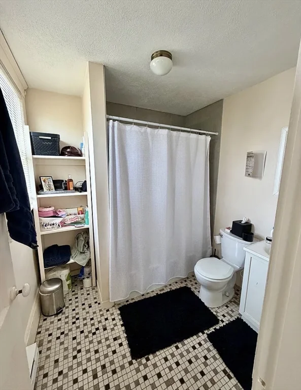 1 bed, 1 bath apartment for rent at 82 Verchild St Unit 4, Quincy — photo 6 of 7