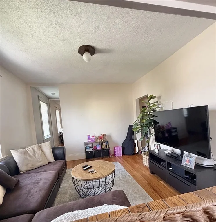 1 bed, 1 bath apartment for rent at 82 Verchild St Unit 4, Quincy — photo 2 of 7