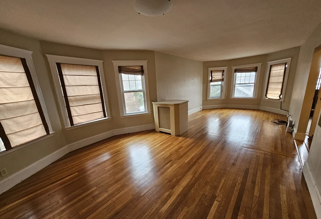 2 bed, 1 bath apartment for rent at 82 Walnut St Unit 3, High Street Hill — photo 2 of 9