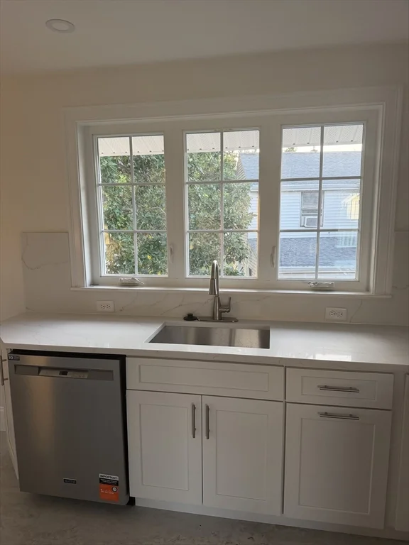 2 bed, 1 bath apartment for rent at 82 Willet St Unit 2fl, Quincy — photo 4 of 8