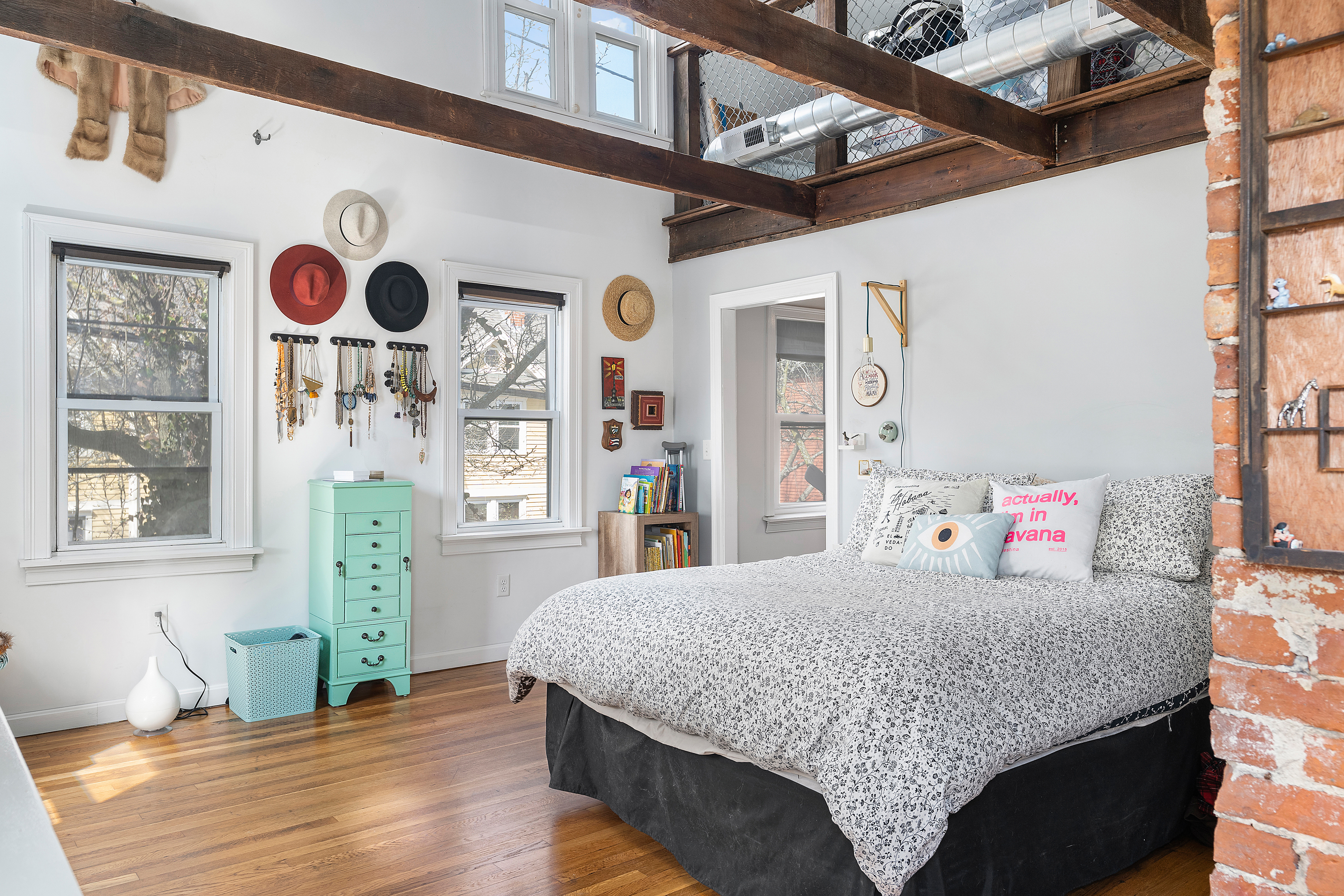 2 bed, 3 bath apartment for rent at 82 Willow St Unit House, West End — photo 9 of 15