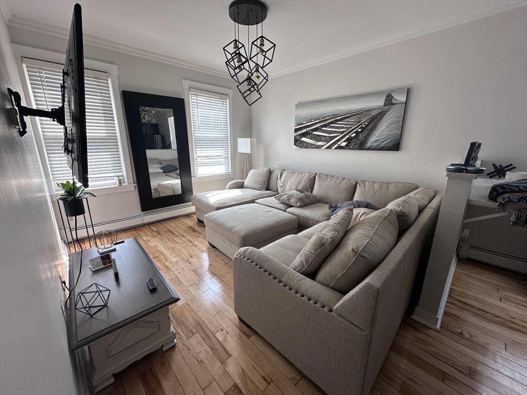 1 bed, 1 bath apartment for rent at 82 Winnisimett Unit 2, Chelsea — photo 2 of 6