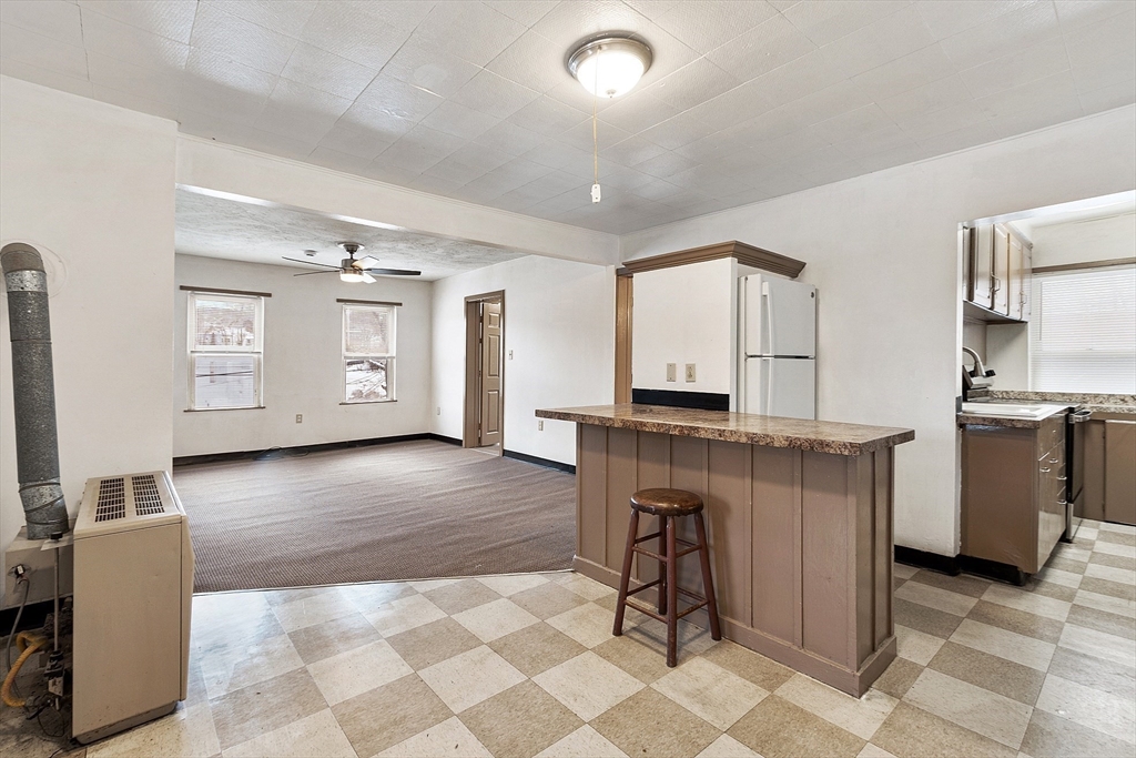 3 bed, 1 bath apartment for rent at 82 Woodland Unit 2, Fitchburg — photo 3 of 13