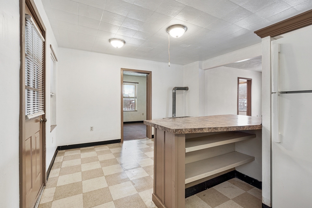 3 bed, 1 bath apartment for rent at 82 Woodland Unit 2, Fitchburg — photo 5 of 13
