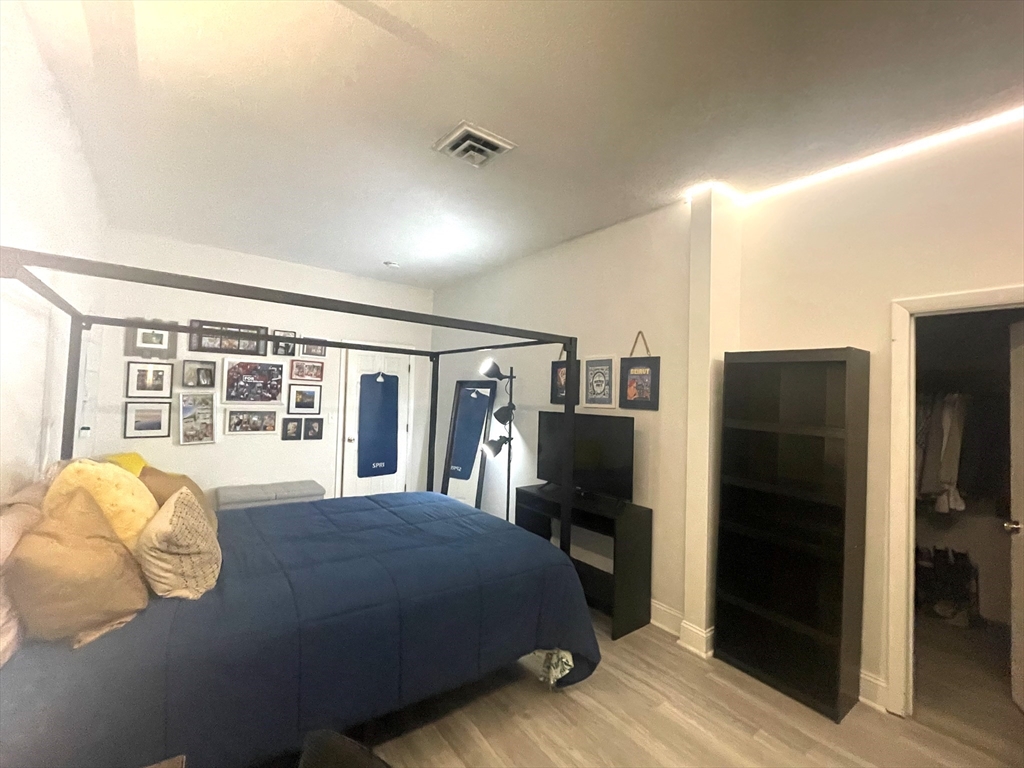 2 bed, 1 bath apartment for rent at 820 East 6th Unit 3, South Boston — photo 5 of 11