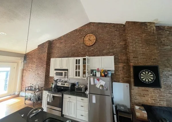 2 bed, 1 bath apartment for rent at 821 East Broadway Unit 4, South Boston — photo 7 of 11