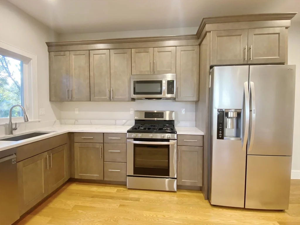 1 bed, 1 bath apartment for rent at 821 Winthrop Ave Unit 1, Revere — photo 2 of 13