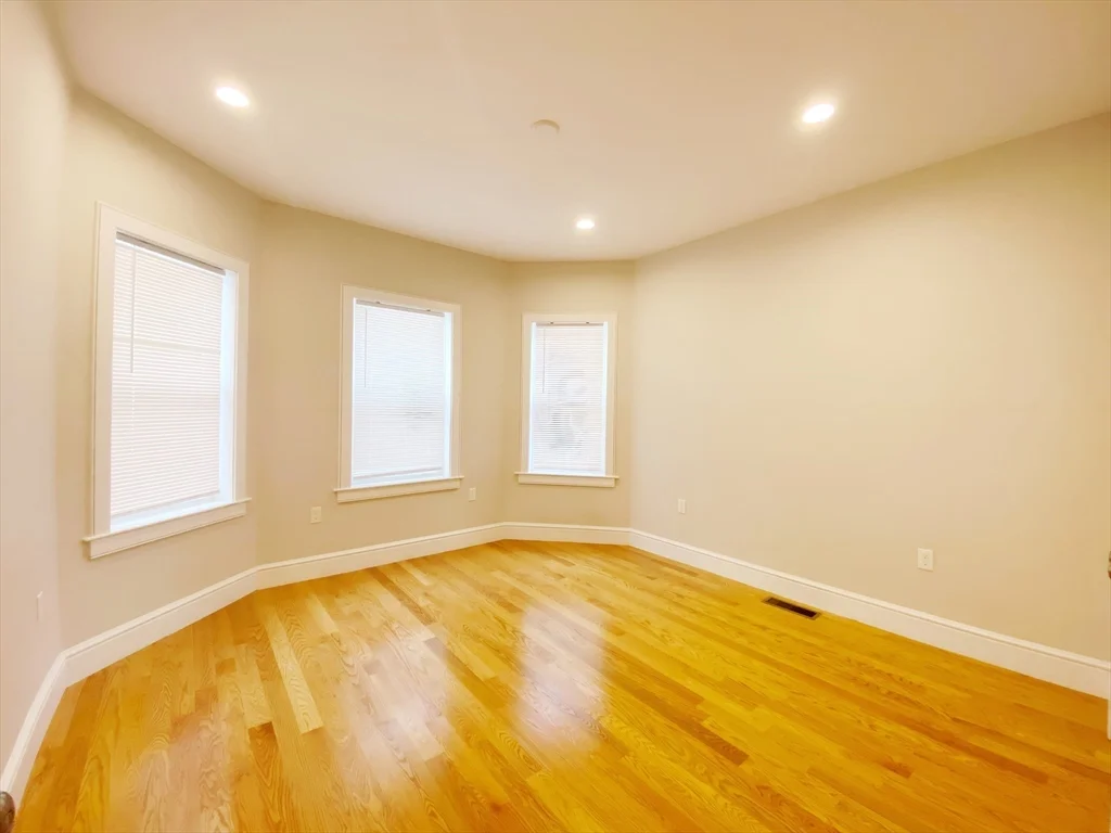 1 bed, 1 bath apartment for rent at 821 Winthrop Ave Unit 1, Revere — photo 11 of 13