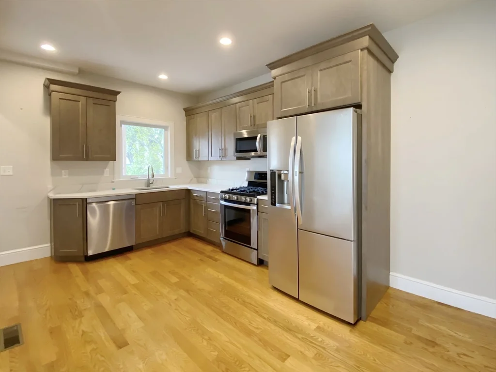 1 bed, 1 bath apartment for rent at 821 Winthrop Ave Unit 1, Revere — photo 3 of 13