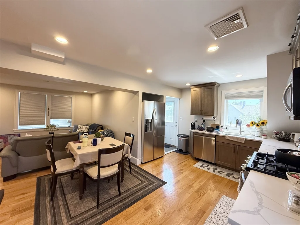 3 bed, 3 bath apartment for rent at 821 Winthrop Ave Unit 2, Revere — photo 5 of 13