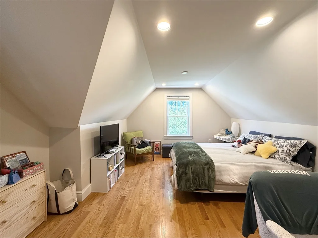 3 bed, 3 bath apartment for rent at 821 Winthrop Ave Unit 2, Revere — photo 9 of 13