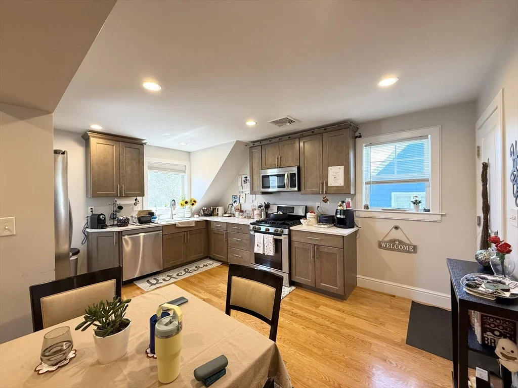3 bed, 3 bath apartment for rent at 821 Winthrop Ave Unit 2, Revere — photo 3 of 13