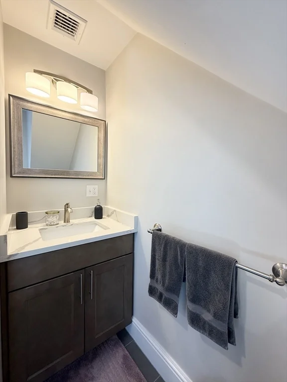 3 bed, 3 bath apartment for rent at 821 Winthrop Ave Unit 2, Revere — photo 8 of 13
