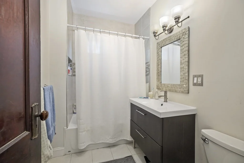 2 bed, 1 bath apartment for rent at 822 Centre St Unit 3, Jamaica Plain — photo 4 of 14