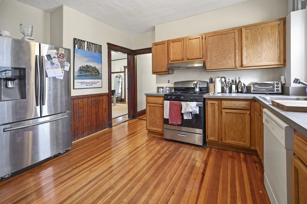 2 bed, 1 bath apartment for rent at 822 Centre St Unit 3, Jamaica Plain — photo 2 of 14