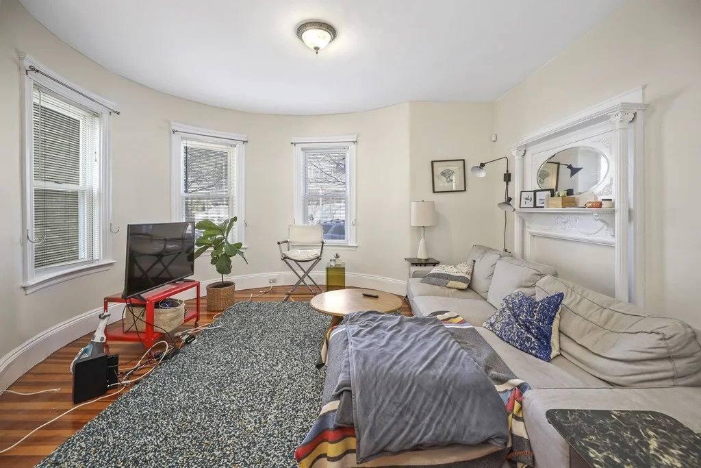 2 bed, 1 bath apartment for rent at 822 Centre St Unit 3, Jamaica Plain — photo 6 of 14