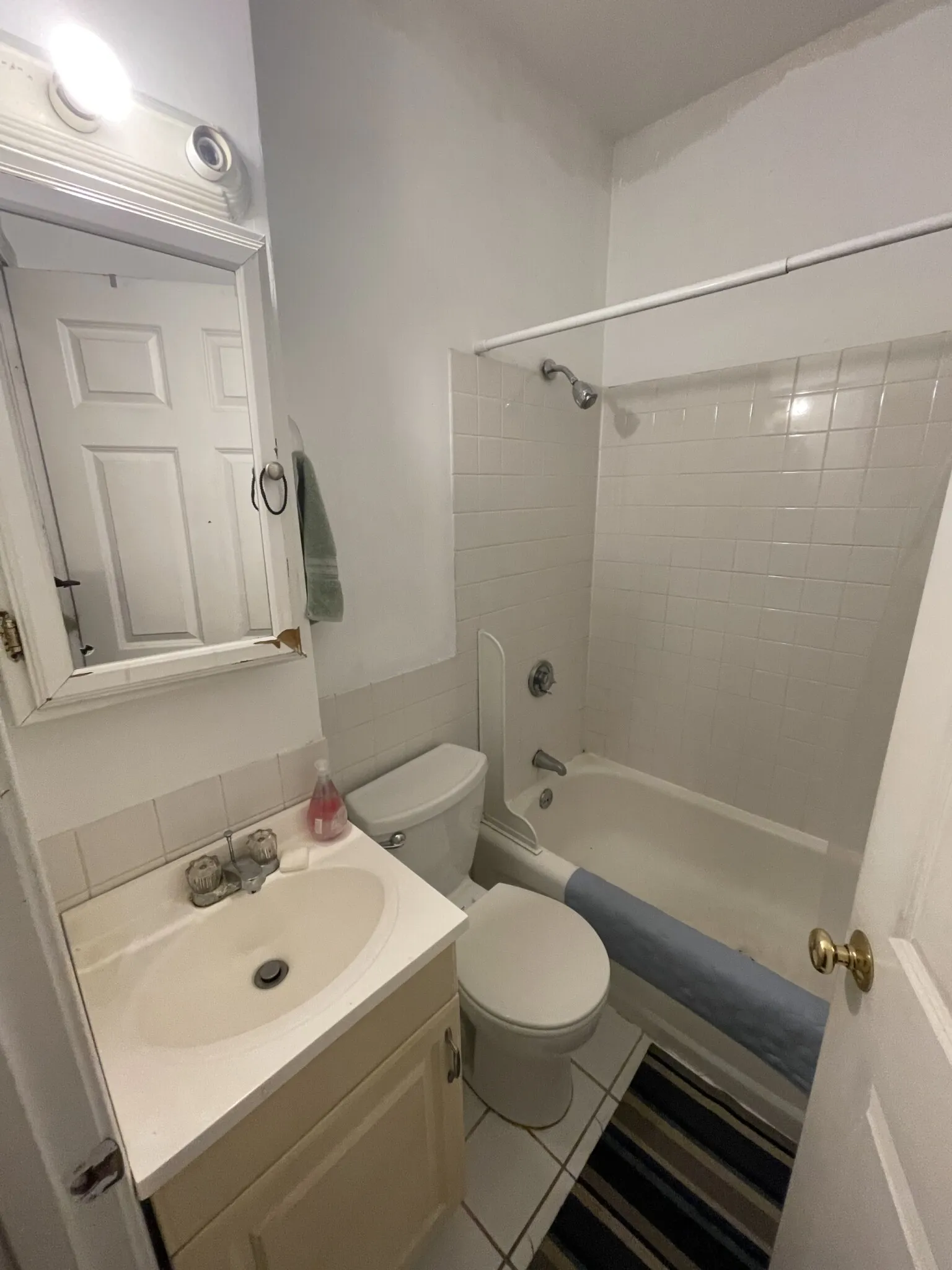 4 bed, 1 bath apartment for rent at 822 Huntington Ave Unit 1, Mission Hill — photo 10 of 10