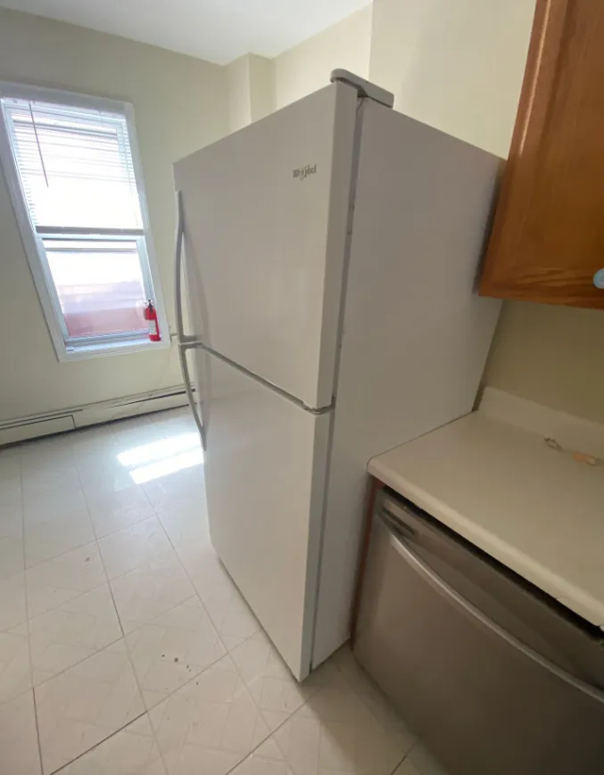 4 bed, 1 bath apartment for rent at 822 Huntington Ave Unit 1, Mission Hill — photo 3 of 10
