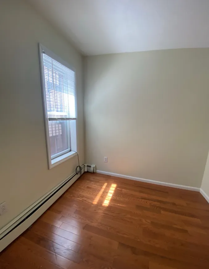 4 bed, 1 bath apartment for rent at 822 Huntington Ave Unit 1, Mission Hill — photo 8 of 10