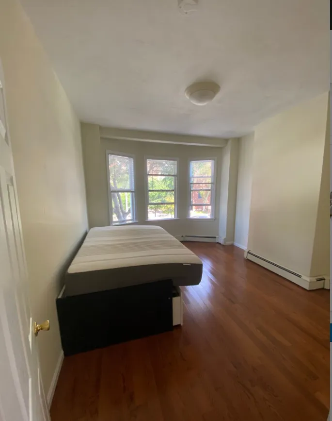 4 bed, 1 bath apartment for rent at 822 Huntington Ave Unit 1, Mission Hill — photo 5 of 10