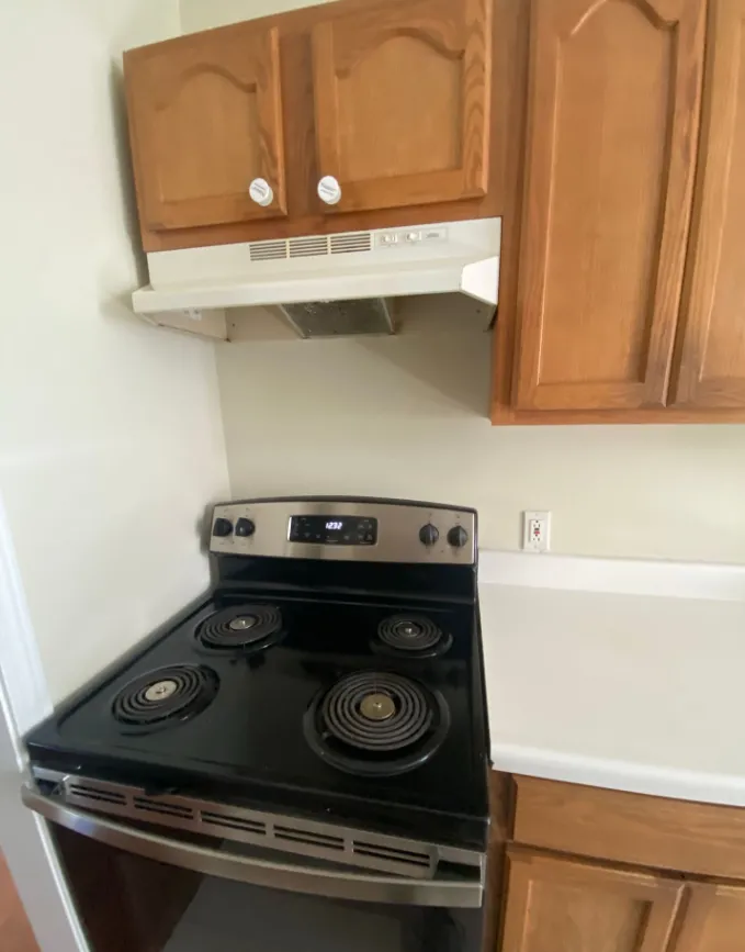 4 bed, 1 bath apartment for rent at 822 Huntington Ave Unit 1, Mission Hill — photo 2 of 10