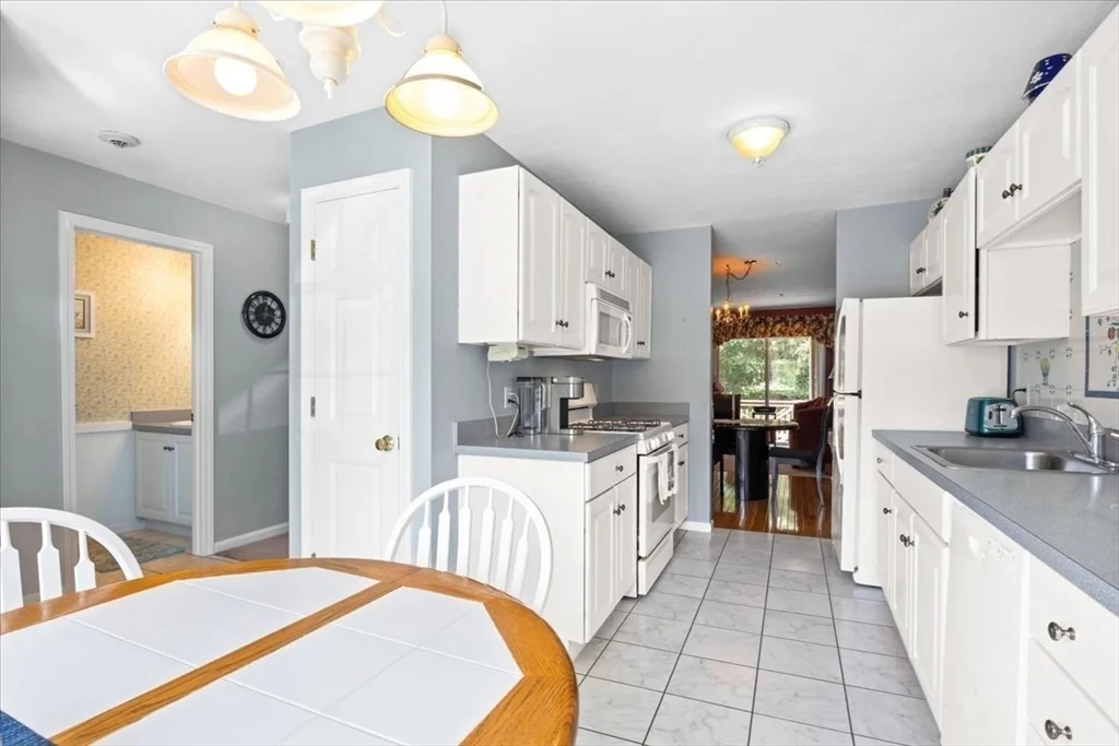 2 bed, 1 bath apartment for rent at 822 Thayer St Unit 822, Abington — photo 4 of 29