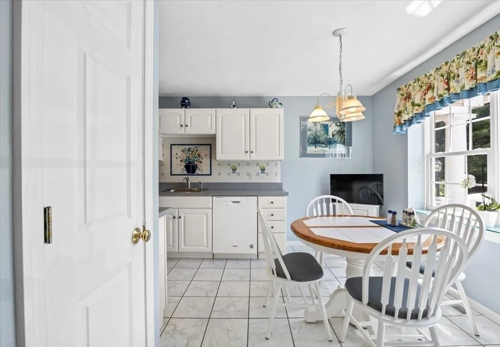2 bed, 1 bath apartment for rent at 822 Thayer St Unit 822, Abington — photo 2 of 29