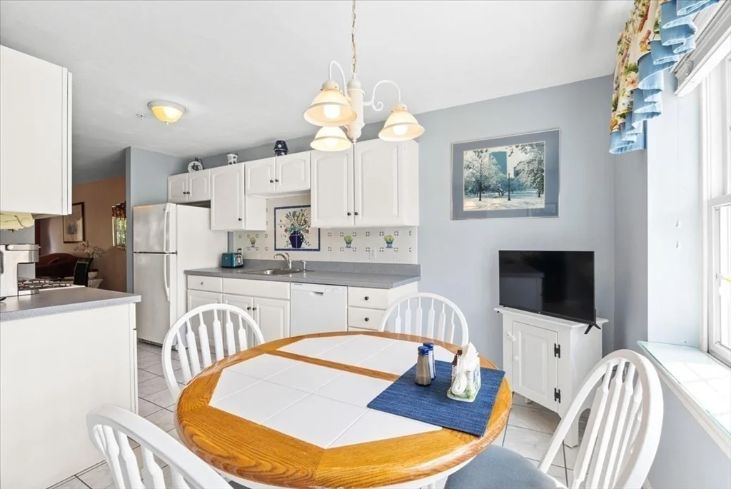2 bed, 1 bath apartment for rent at 822 Thayer St Unit 822, Abington — photo 3 of 29