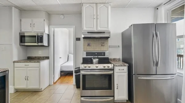 3 bed, 1 bath apartment for rent at 823 Dorchester Ave Unit 2, Dorchester — photo 2 of 16
