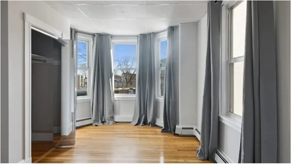 3 bed, 1 bath apartment for rent at 823 Dorchester Ave Unit 2, Dorchester — photo 4 of 16