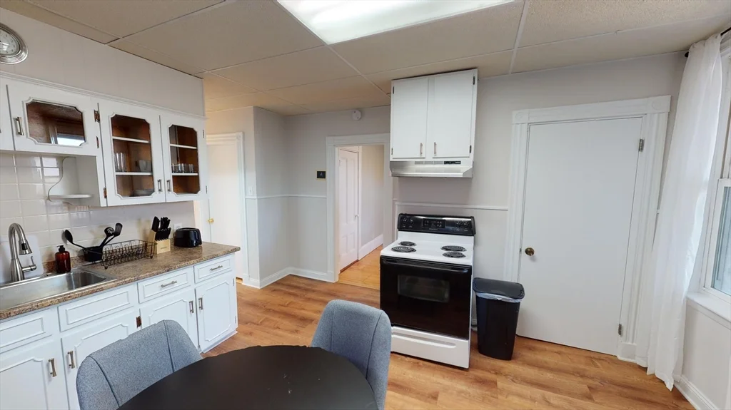 3 bed, 1 bath apartment for rent at 823 Dorchester Ave Unit 3, Dorchester — photo 2 of 26
