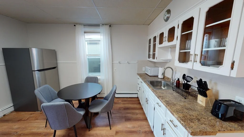 3 bed, 1 bath apartment for rent at 823 Dorchester Ave Unit 3, Dorchester — photo 3 of 26