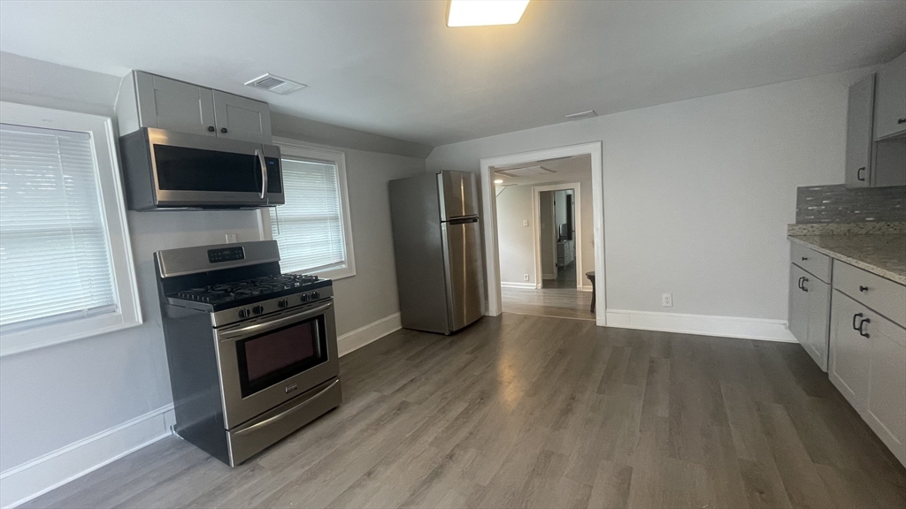 1 bed, 1 bath apartment for rent at 824 Dighton Ave Unit 3, Taunton — photo 2 of 11