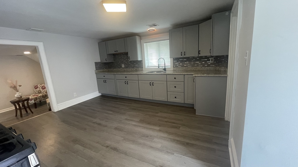 1 bed, 1 bath apartment for rent at 824 Dighton Ave Unit 3, Taunton — photo 4 of 11