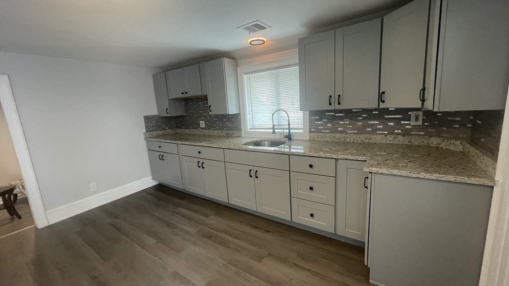 1 bed, 1 bath apartment for rent at 824 Dighton Ave Unit 3, Taunton — photo 3 of 11