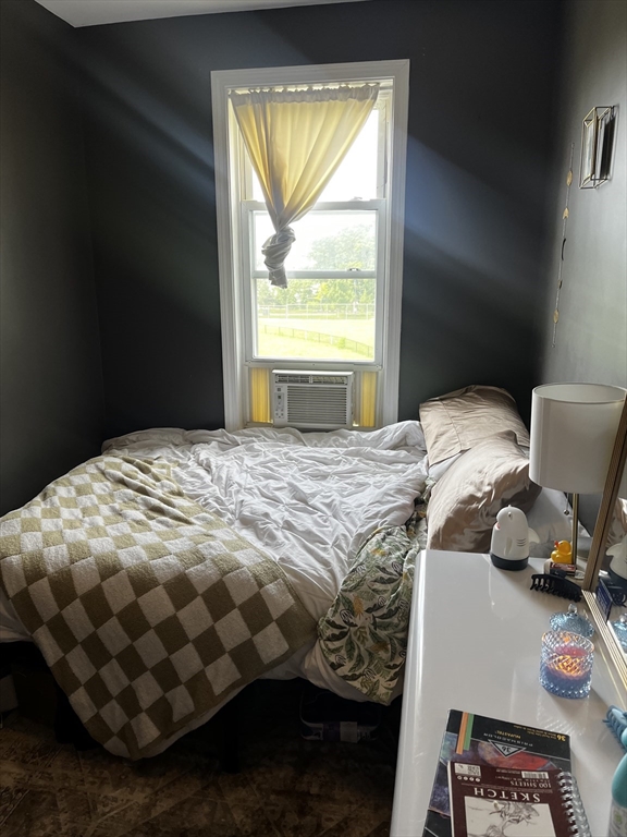 3 bed, 1 bath apartment for rent at 825 E 2nd Unit 3, South Boston — photo 6 of 9