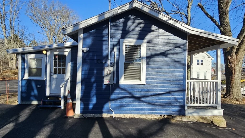 1 bed, 1 bath apartment for rent at 825 Scenic Hwy Unit 11, Bourne — photo 19 of 28