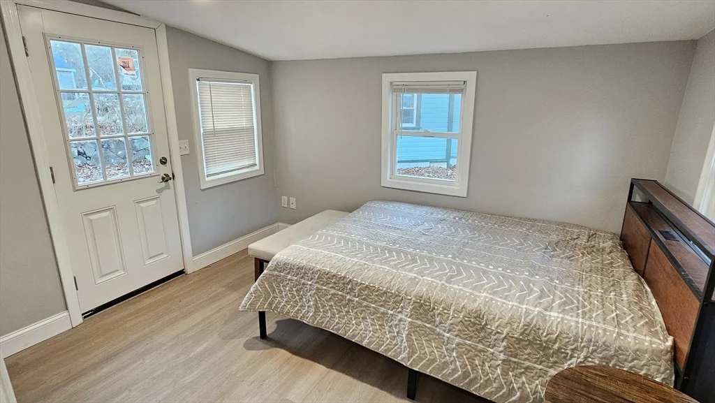 1 bed, 1 bath apartment for rent at 825 Scenic Hwy Unit 11, Bourne — photo 17 of 28